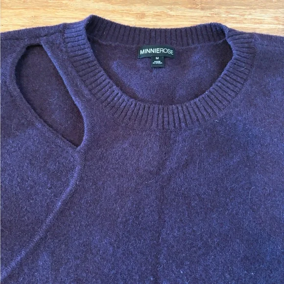 Minnie Rose Women’s Crewneck Cashmere Sweater in Deep Plum - Picture 3 of 5